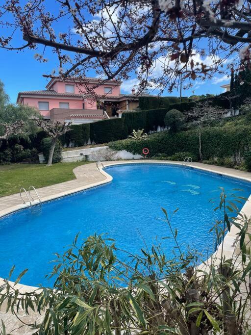 Apartamento Con Piscina En Льянсса Экстерьер фото