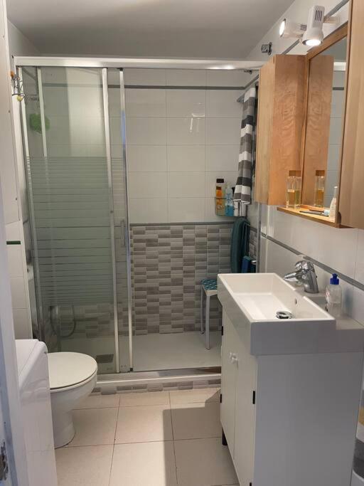 Apartamento Con Piscina En Льянсса Экстерьер фото