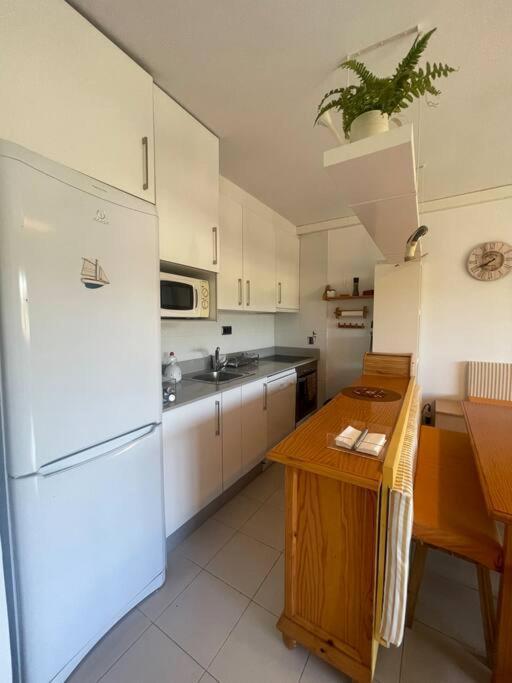 Apartamento Con Piscina En Льянсса Экстерьер фото